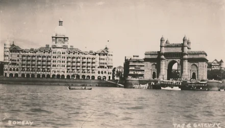 Bombay - Taj e Gateway, c1930