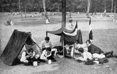 Ragazzi in campeggio, Berlino, Germania, 1922