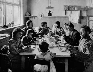 Ora di colazione, c1910, 1911