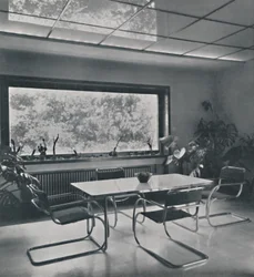 Sala da pranzo in una casa a Bucarest di Rudolf Frankel