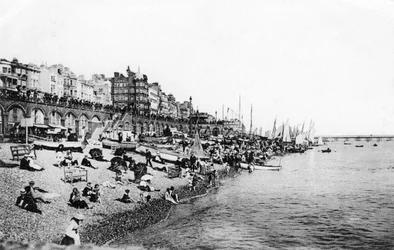 Spiaggia di Brighton, East Sussex, c1900s-1920s
