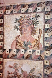 Busto della Primavera - Dettaglio del pannello delle Quattro Stagioni - Mosaici di Paphos, Casa di Dioniso - Fine del II secolo d.C. - Cipro