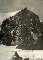 Campo il 17 dicembre sul ghiacciaio Ferrar sotto Sentinel Rock, 1908, 1909