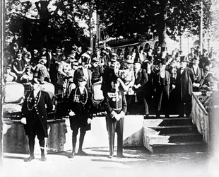 Cerimonia con dignitari e funzionari, c1914-c1918