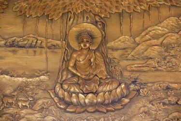 Pagoda buddista Chua Thiep Long. Buddha Shakyamuni seduto in meditazione. Thay Ninh, Vietnam