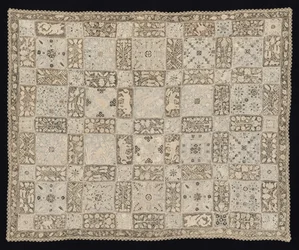 Tessuto con unicorni, draghi, altri animali e motivi floreali, 1800s