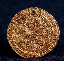 Moneta Korabelnik di Zar Ivan III Recto: croce fiorita, 1471-1490