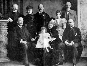 Il colonnello Robert Baden-Powell con sua madre, sorella e quattro fratelli, 1900