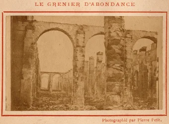 Comune di Parigi (1871): vista delle rovine del Grenier d