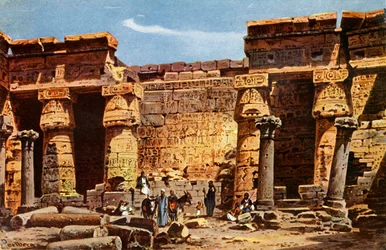 Cortile del tempio di Medinet Hobou, c1918-c1939