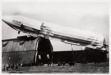 Zeppelin schiantato LZ 8 Deutschland II, Düsseldorf, Germania, 1911-1933