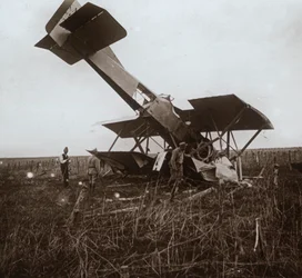Aereo precipitato, Tracy-le-Val, Francia settentrionale, c. 1914-1918
