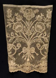 Polsino con viti floreali, XIX secolo