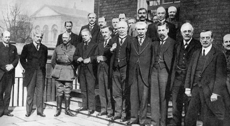 David Lloyd George, Primo Ministro britannico, con alcuni dei suoi colleghi, 1917, 1936