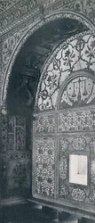 Delhi. La Bilancia della Giustizia Schermo di Marmo Intagliato attraverso cui venivano ricevute le petizioni, c1910