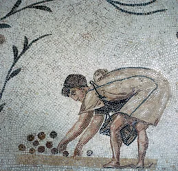 (dettaglio) di un mosaico romano che mostra la raccolta della frutta, 2° secolo