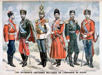 Diverse uniformi militari russe dell