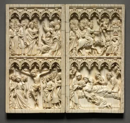 Dittico con scene della vita di Cristo ala sinistra: Risurrezione di Lazzaro e Crocifissione, c. 135