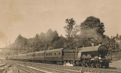 Espresso di Brighton vicino a South Croydon. Motore 4-4-2, No. 421, c1920