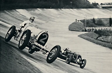 Il conte Howe e Sir Henry Birkin in gara a Brooklands