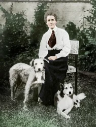 Edith Cavell con i suoi cani da compagnia, c1915
