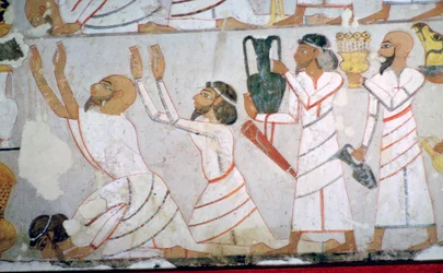 Pittura murale egiziana che mostra la presentazione del tributo da parte degli inviati semiti