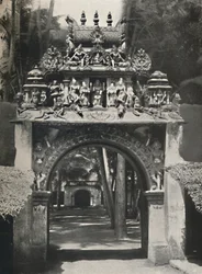 Ingresso a un tempio indù, Ceylon, 1926