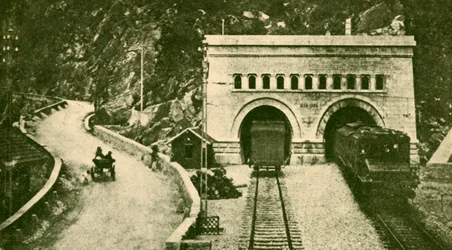 Ingresso del Tunnel del Sempione, lungo 12 miglia, che collega Svizzera e Italia, c1930