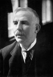 Ernest Rutherford, fisico atomico vincitore del premio Nobel, 1871-1937, c1908