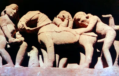 Scultura erotica, tempio indù, Khajuraho, India, 950 - 1050
