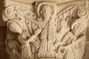 Capitello del portico della basilica dell