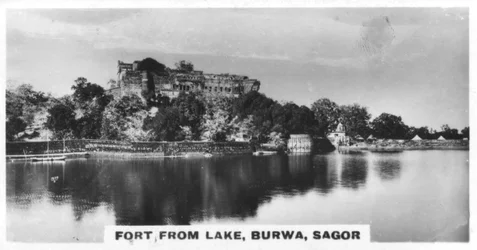 Forte dal lago, Burwa, Sagor, India, c1925