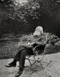 Frédéric Passy, economista e scrittore francese, 1901