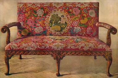 Divano in legno di frutta con ricamo, inizio XVIII secolo, 1929