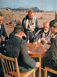 Aviatori tedeschi fuori servizio, Francia, 1943