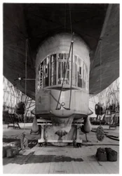 Gondola di un dirigibile Zeppelin, Lago di Costanza, Germania, c1909-1933