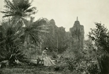 Rovina gotica nel giardino di Barrackpore, c1870, 1925