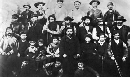 Gruppo di operai parigini partecipanti alla Comune, fotografia. Comune di Parigi 1871