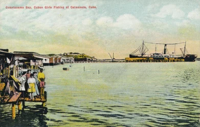 Baia di Guantanamo, ragazze cubane che pescano a Caimanera, Cuba, c1910