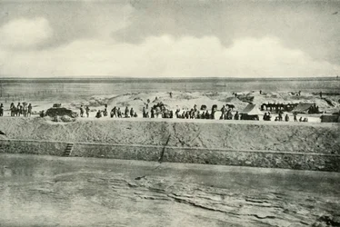 Guardando le Rive del Canale di Suez, 1919