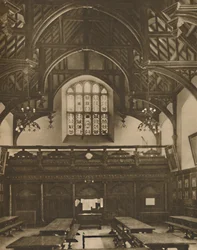 Sala di Grays Inn, dove La commedia degli errori fu rappresentata durante la vita di Shakespeare, circa 1935