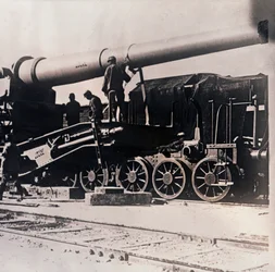 Artiglieria pesante su un treno, c1914-c1918