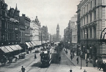 High Street, Belfast, con il Memoriale di Albert in lontananza, 1917