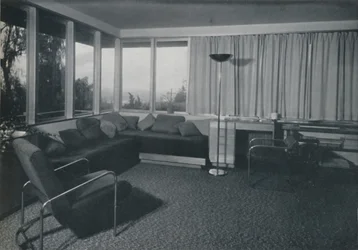 Casa a Los Angeles di Richard J Neutra - Una foto degli interni del soggiorno