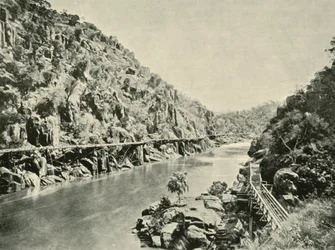 Nella gola della cataratta