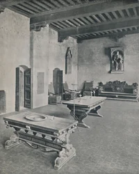 Interno Palazzo Davanzati, Firenze. Con due tavoli del XVI secolo, 1928