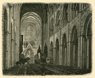 Interno della cattedrale di Chichester, vista verso est