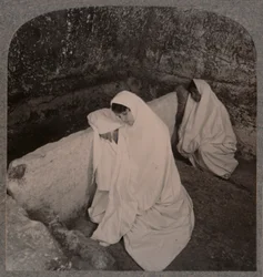 Interno della Tomba di Cristo, c1900