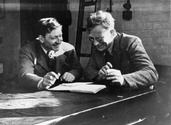 John Cockcroft e George Gamow, ca. 1930