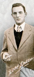 Kenneth Waller, aviatore, 1935